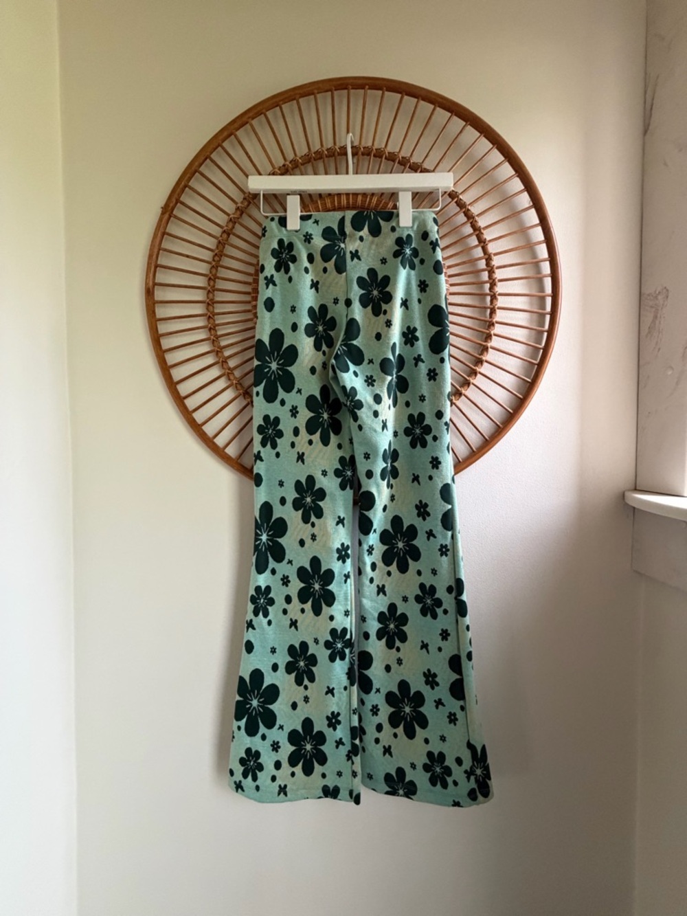 Urban Outfitters Bryn Flower Power Vintage Retro Soft Flare Pants size small